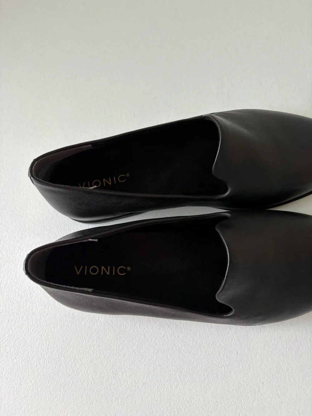 Vionic Willa‎ 2.0  9 Wide Black Leather Comfort Flats Arch Support Casual Office